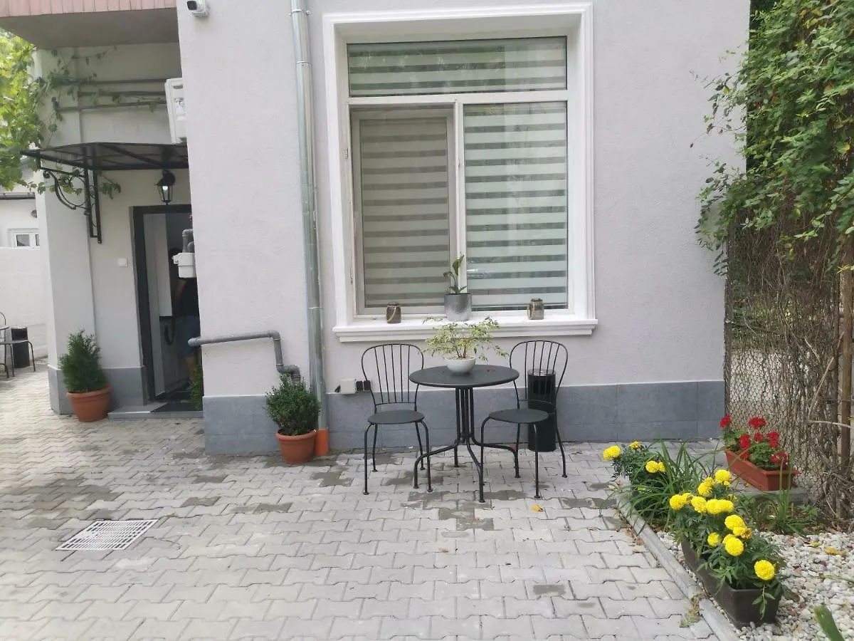 Apartment Maison 33 Bucharest